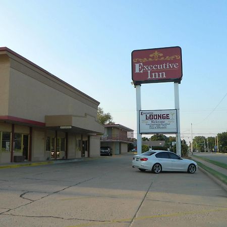 Executive Inn Ponca City Esterno foto