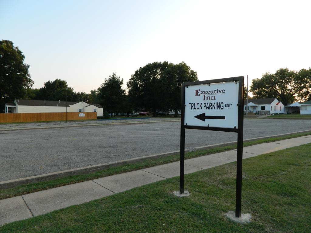 Executive Inn Ponca City Esterno foto